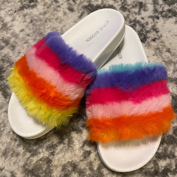 Steve Madden Kids Other - Steve Madden Kids Rainbow Colorful Faux Fur Slides Slip-on Shoes Slippers 4